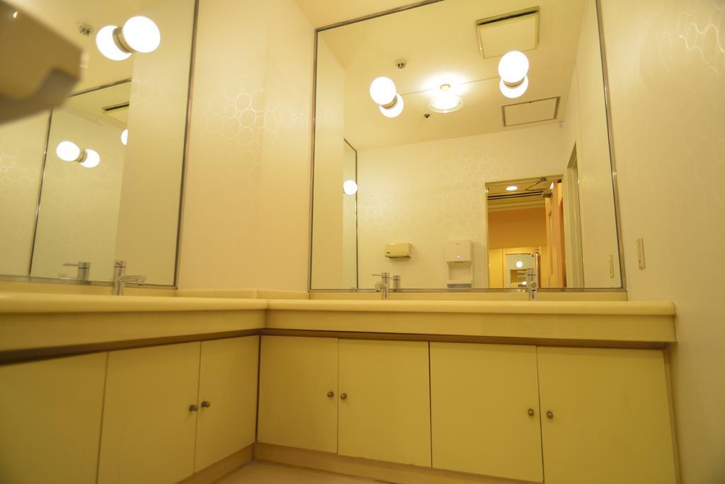 B&S Eco Cube Shinsaibashi Hotell Osaka Exteriör bild