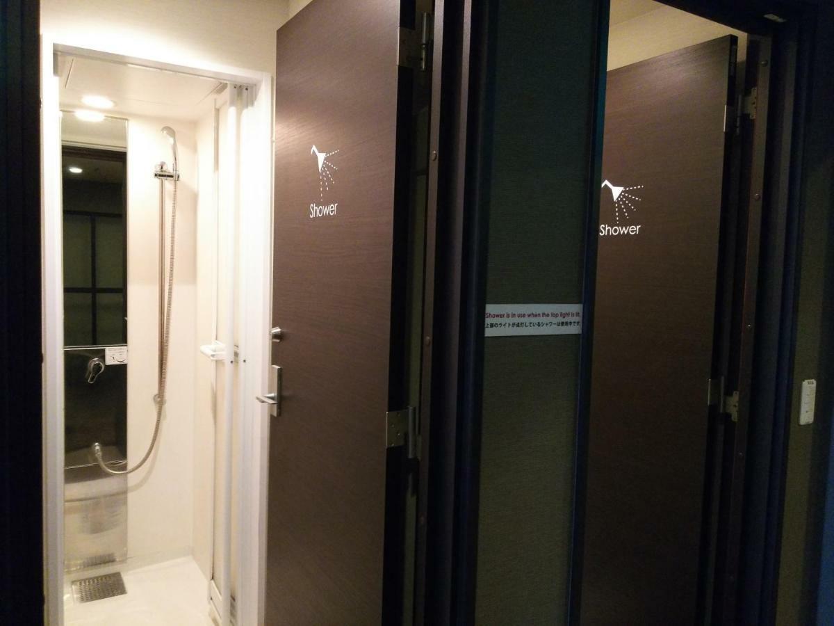 B&S Eco Cube Shinsaibashi Hotell Osaka Rum bild